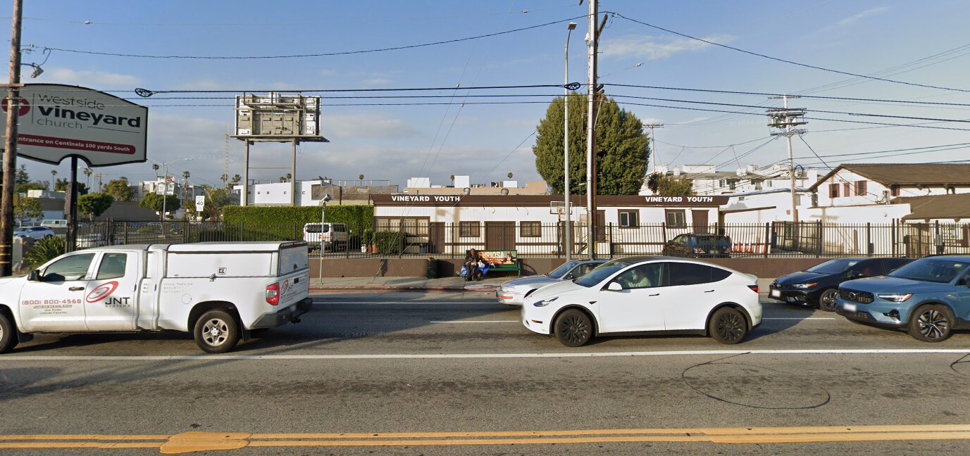 12330 Venice Blvd., Los Angeles, CA à louer Photo principale– Image 1 sur 2