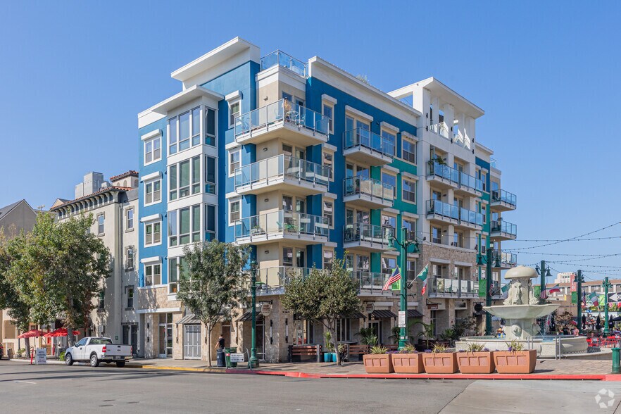 555 W Date St, San Diego, CA à louer - Photo principale – Image 1 sur 4