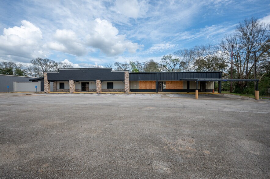 211 S Magnolia St, Woodville, TX à vendre - Photo de l’immeuble – Image 2 sur 15