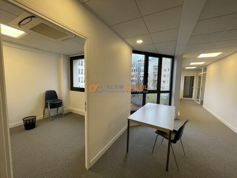 Bureau dans Clichy à louer - Photo de l’immeuble – Image 2 sur 11