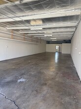 1419 E Edinger Ave, Santa Ana, CA à louer Photo intérieure– Image 2 sur 2