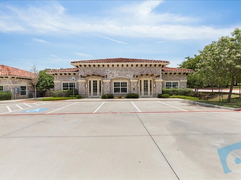 210 Miron Dr, Southlake, TX à louer - Photo de l’immeuble – Image 2 sur 18