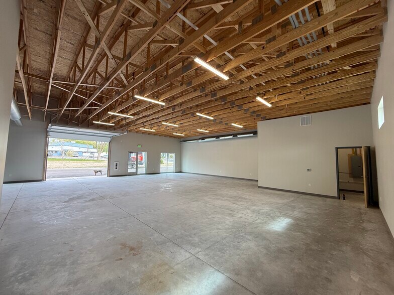4246 Argosy Ct, Madison, WI à louer - Photo de l’immeuble – Image 2 sur 6