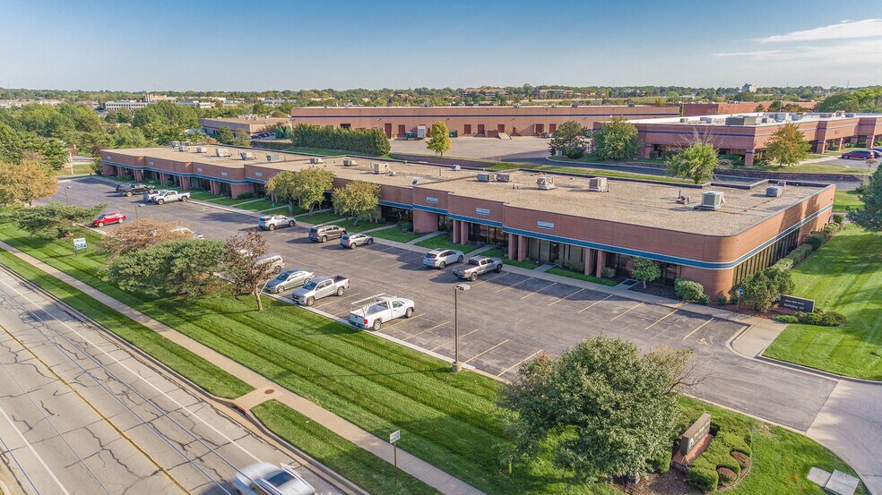 7903-7931 Bond St, Lenexa, KS à louer - Photo de l’immeuble – Image 1 sur 6