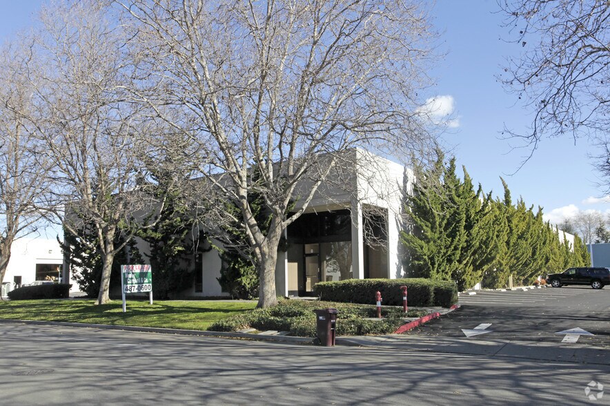 23520 Foley St, Hayward, CA à vendre - Photo de l’immeuble – Image 2 sur 5