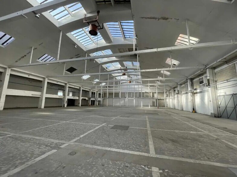Local commercial dans La Courneuve à louer - Photo de l’immeuble – Image 3 sur 11