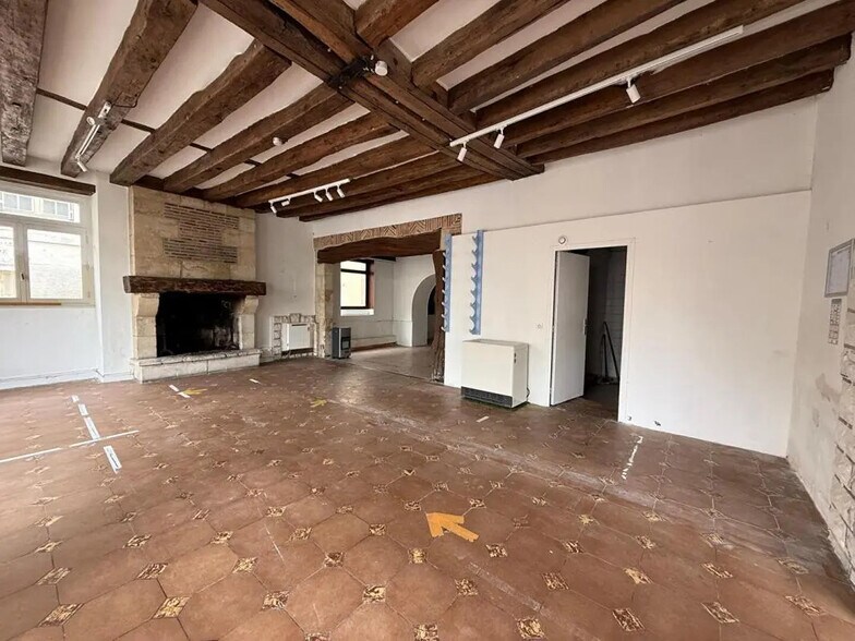 Local commercial dans Azay-le-Rideau à louer - Photo de l’immeuble – Image 3 sur 5