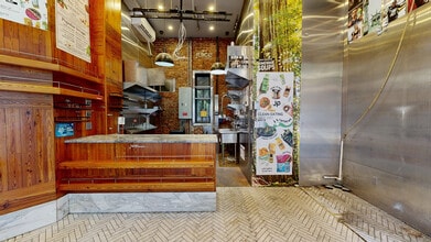 201 E 10th St, New York, NY à louer Numérisation 3D Matterport– Image 1 sur 15