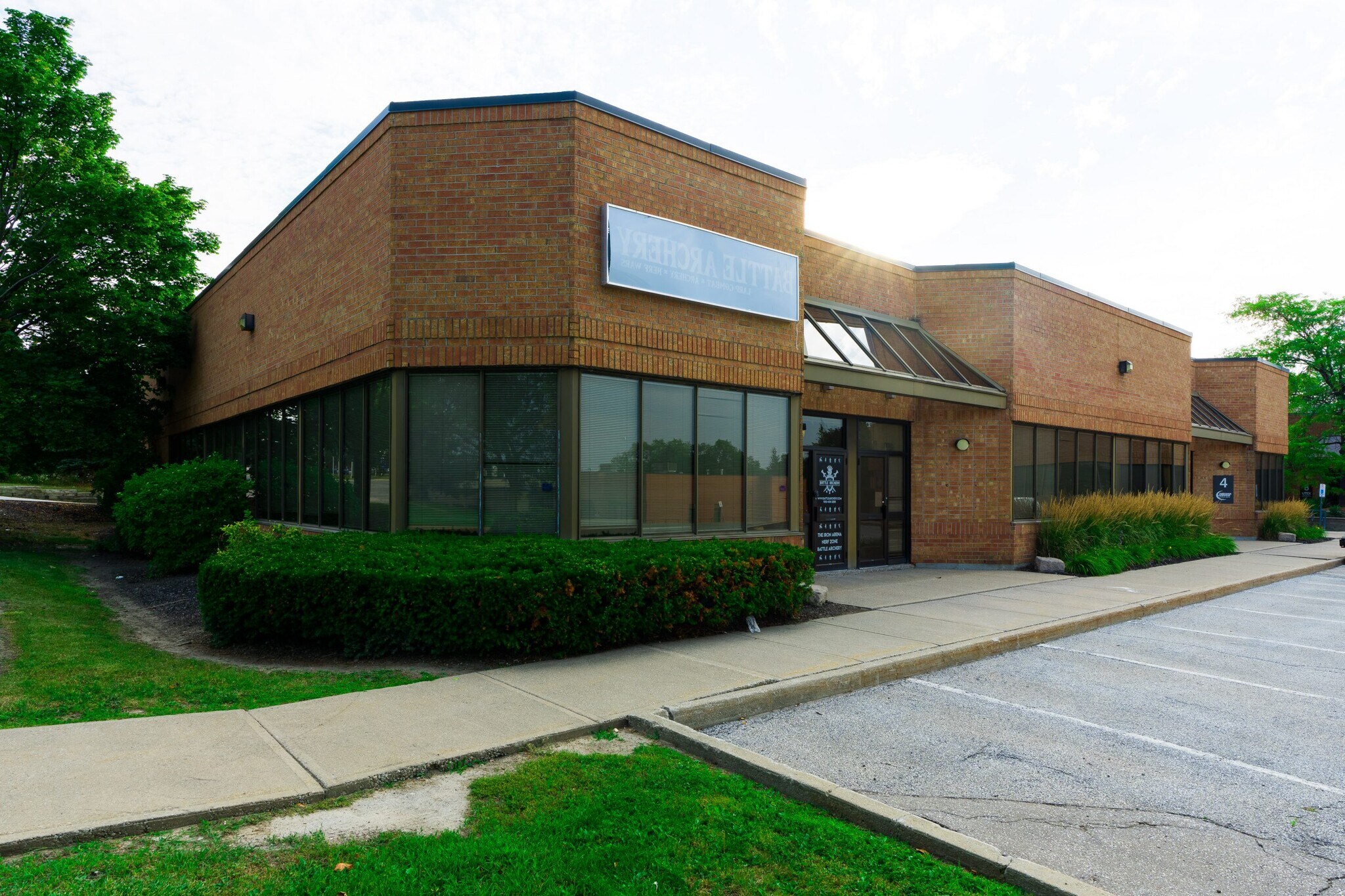 2319 Dunwin Dr, Mississauga, ON à louer Photo de l’immeuble– Image 1 sur 7