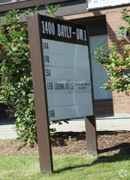 1400 Bayly St, Pickering, ON à louer - Photo de l’immeuble – Image 2 sur 6