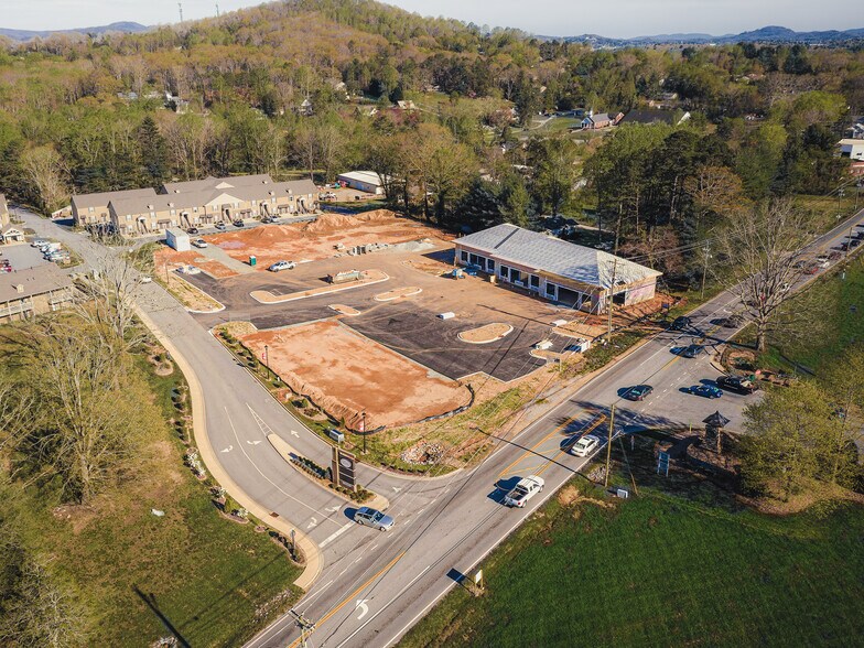 1874 Brevard Rd, Arden, NC à louer - Photo de l’immeuble – Image 3 sur 12