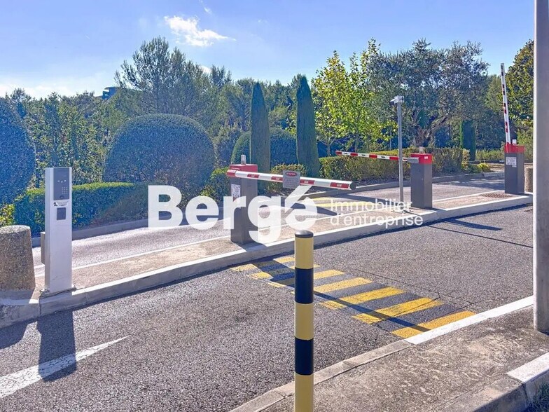 Bureau dans SOPHIA ANTIPOLIS à louer - Photo de l’immeuble – Image 2 sur 6