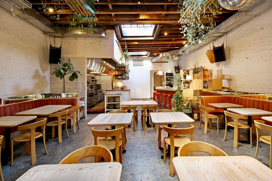 676 Flushing Ave, Brooklyn, NY à louer - Photo de l’immeuble – Image 2 sur 4