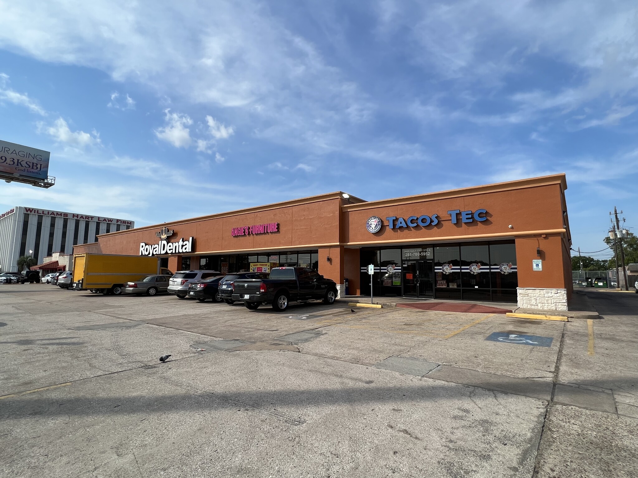 8449 Gulf Fwy, Houston, TX à louer Photo de l’immeuble– Image 1 sur 4