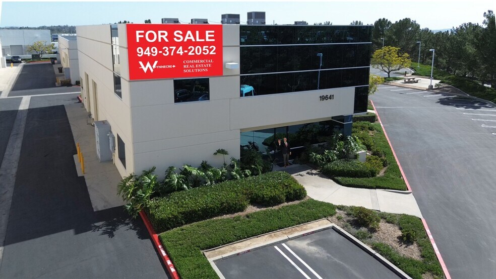 19641 Descartes, Foothill Ranch, CA à vendre - Photo de l’immeuble – Image 2 sur 13