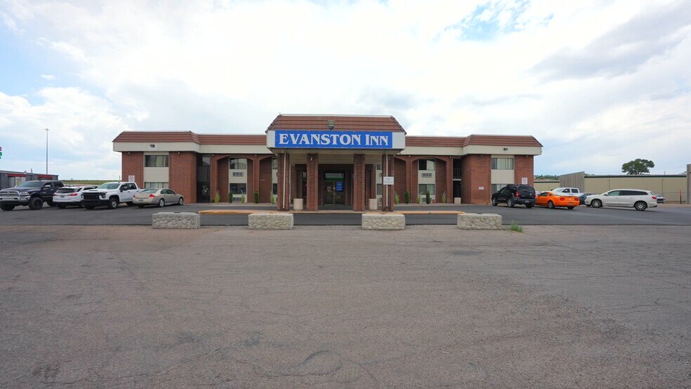 261 Bear River Dr, Evanston, WY à vendre - Vidéo sur l’annonce professionnelle – Image 2 sur 34