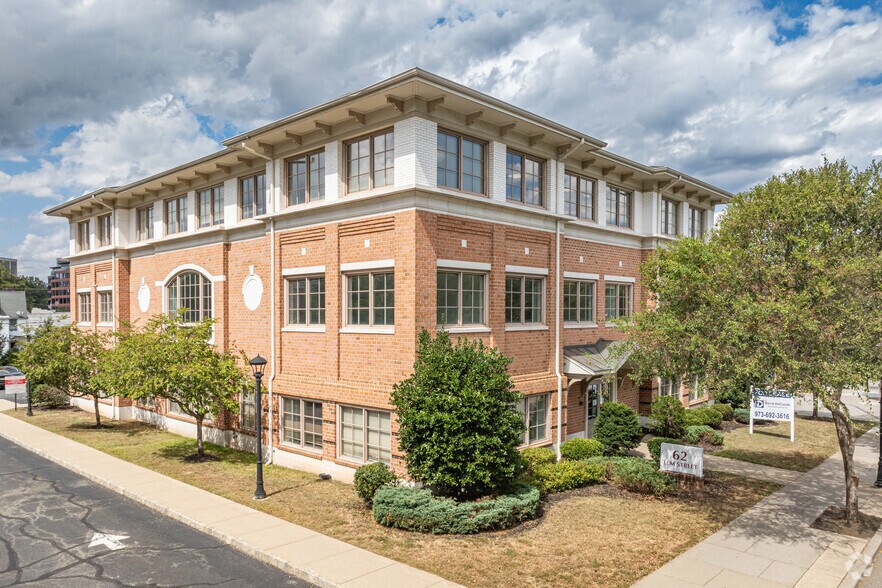 62 Elm St, Morristown, NJ à louer - Photo principale – Image 1 sur 10