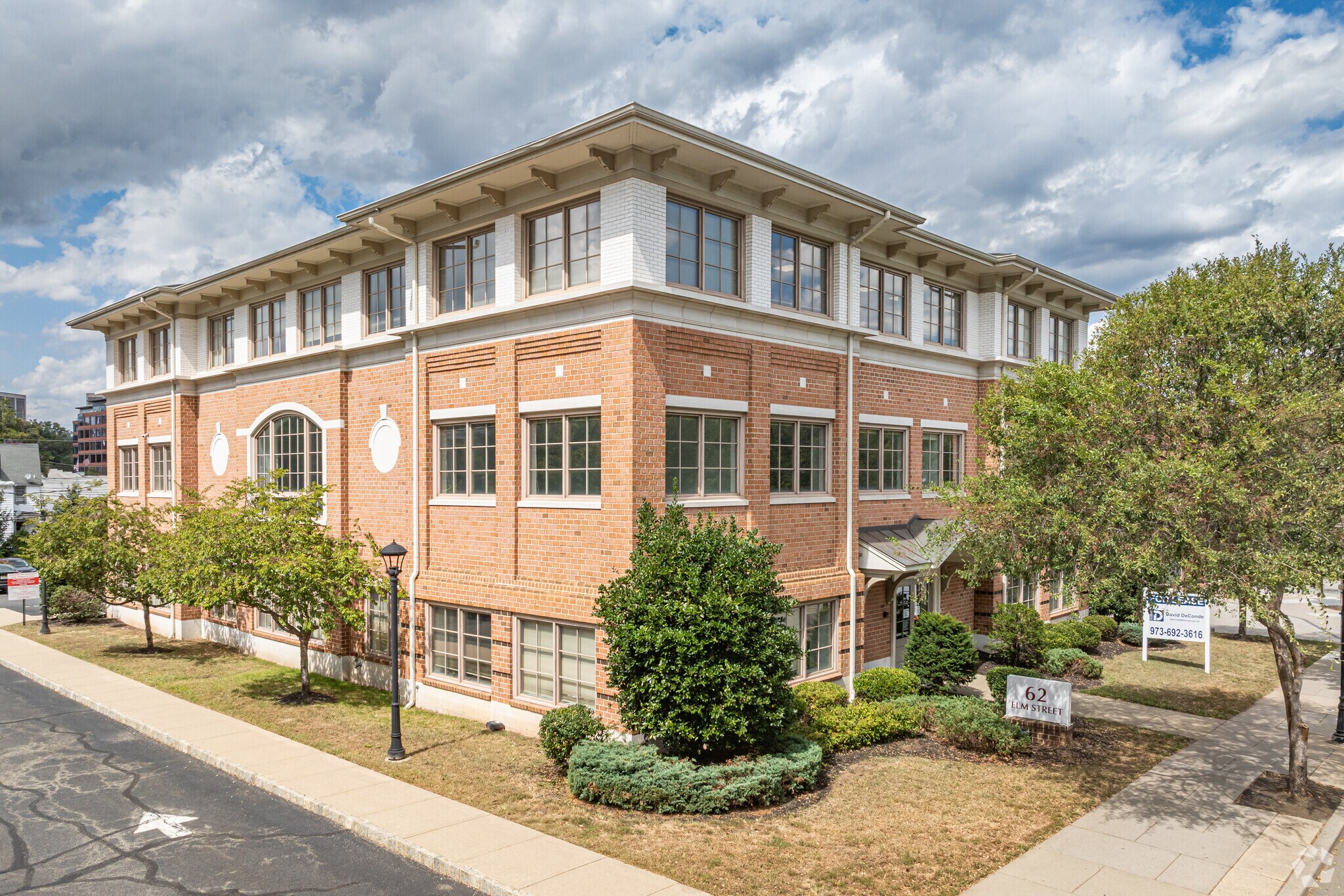 62 Elm St, Morristown, NJ à louer Photo de l’immeuble– Image 1 sur 10