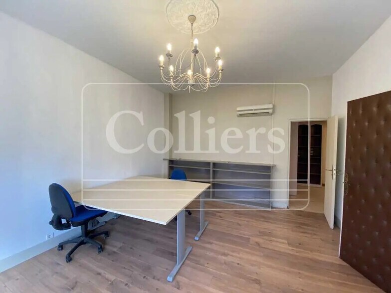 Bureau dans Aubagne à louer - Photo de l’immeuble – Image 3 sur 10