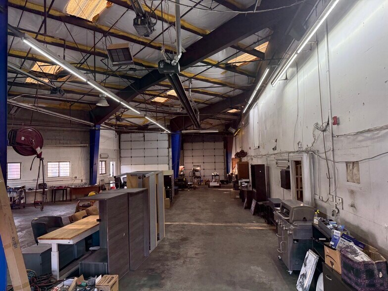 2021 N Redwood Rd, Salt Lake City, UT à louer - Photo de l’immeuble – Image 3 sur 21