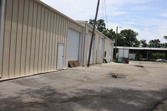 7371 Rowlett Park Dr, Tampa, FL à louer Photo de l’immeuble– Image 1 sur 1