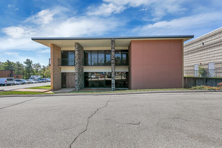 9920 Watson Rd, Crestwood, MO à louer - Photo de l’immeuble – Image 2 sur 4