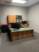 12221 Poplar St, Hesperia, CA à louer Photo intérieure– Image 1 sur 6