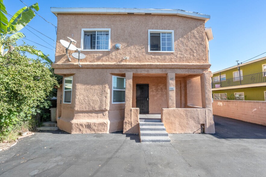 1647 W 12th Pl, Los Angeles, CA à vendre - Photo de l’immeuble – Image 2 sur 30