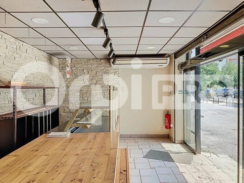 554 Av Mal De Lattre De Tassigny, Lunel à vendre - Photo de l’immeuble – Image 3 sur 6