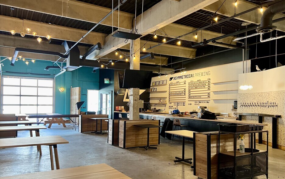 11817 105th Ave, Edmonton, AB à louer - Photo intérieure – Image 3 sur 11