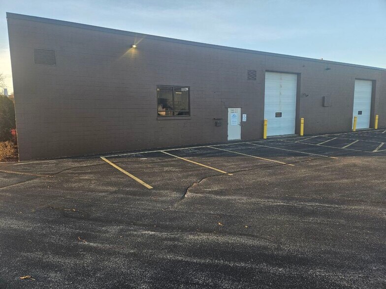 3049 Ramada Way, Green Bay, WI à louer - Photo de l’immeuble – Image 3 sur 17