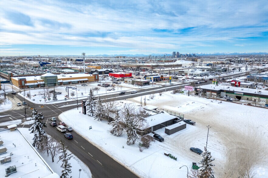 3444 32nd Ave NE, Calgary, AB à vendre - Aérien – Image 3 sur 3
