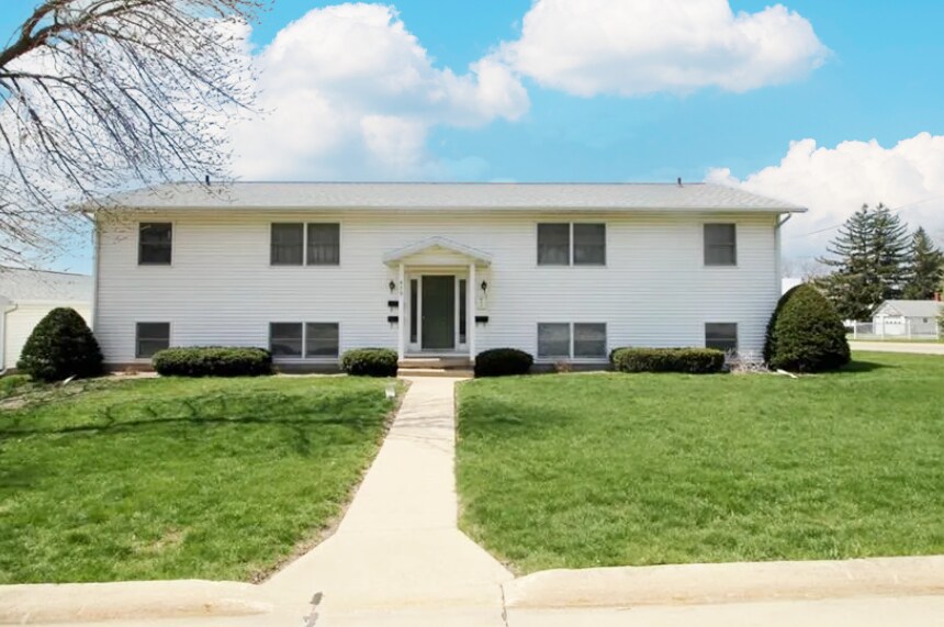 414 7th St SE, Oelwein, IA à vendre - Photo principale – Image 1 sur 6