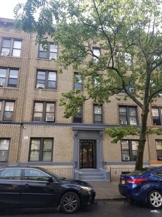 Plus de détails pour 6125 Madison St, Ridgewood, NY - Logement à vendre