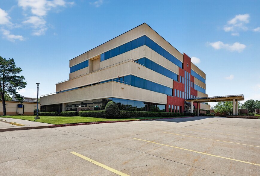 13321 N Meridian Ave, Oklahoma City, OK à louer - Photo de l’immeuble – Image 3 sur 27