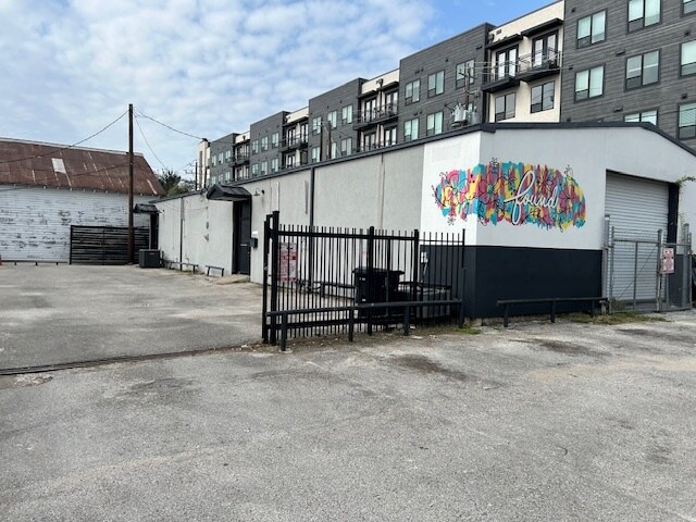 613 1/2 W 19th St, Houston, TX à louer - Photo de l’immeuble – Image 2 sur 7