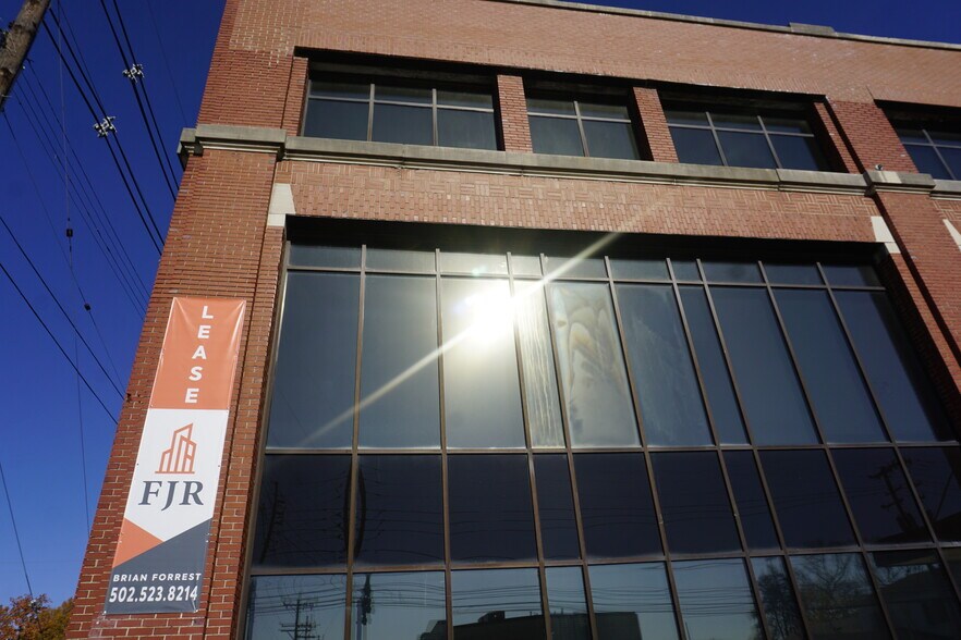 501-505 E Broadway, Louisville, KY à louer - Photo de l’immeuble – Image 2 sur 8