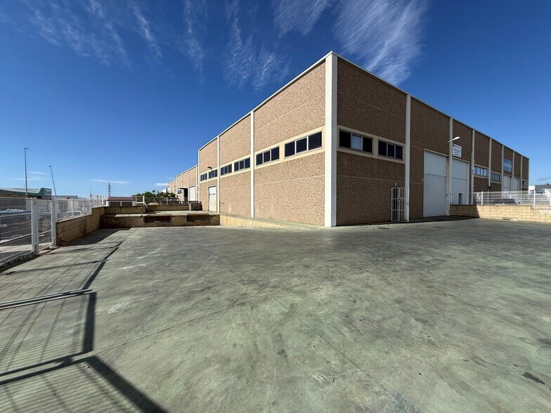 Industriel/Logistique dans Constantí, Tarragona à louer - Photo de l’immeuble – Image 2 sur 5