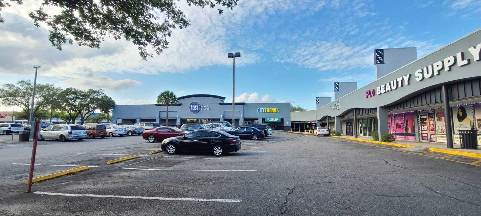 5014 E Busch Blvd, Tampa, FL à louer Photo principale– Image 1 sur 6