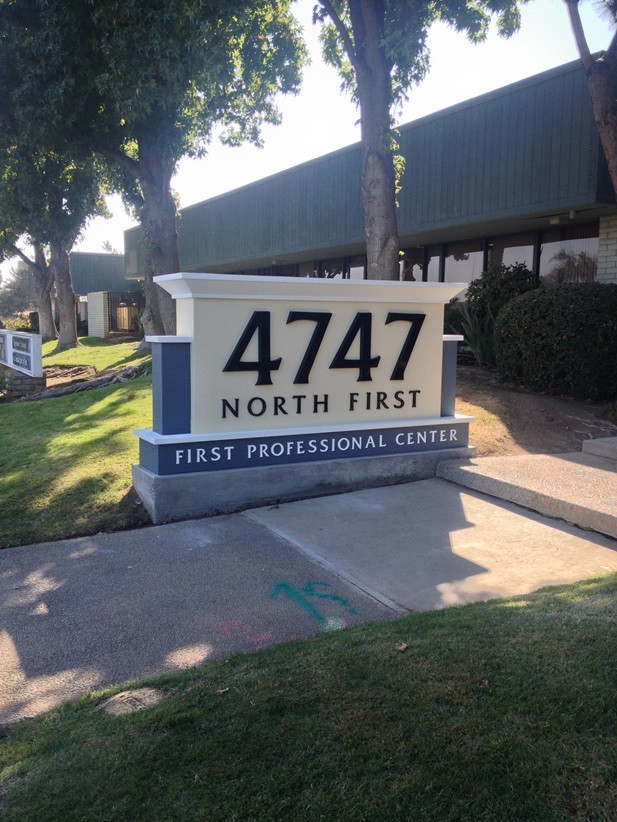 4747 N 1st St, Fresno, CA à louer Photo de l’immeuble– Image 1 sur 12