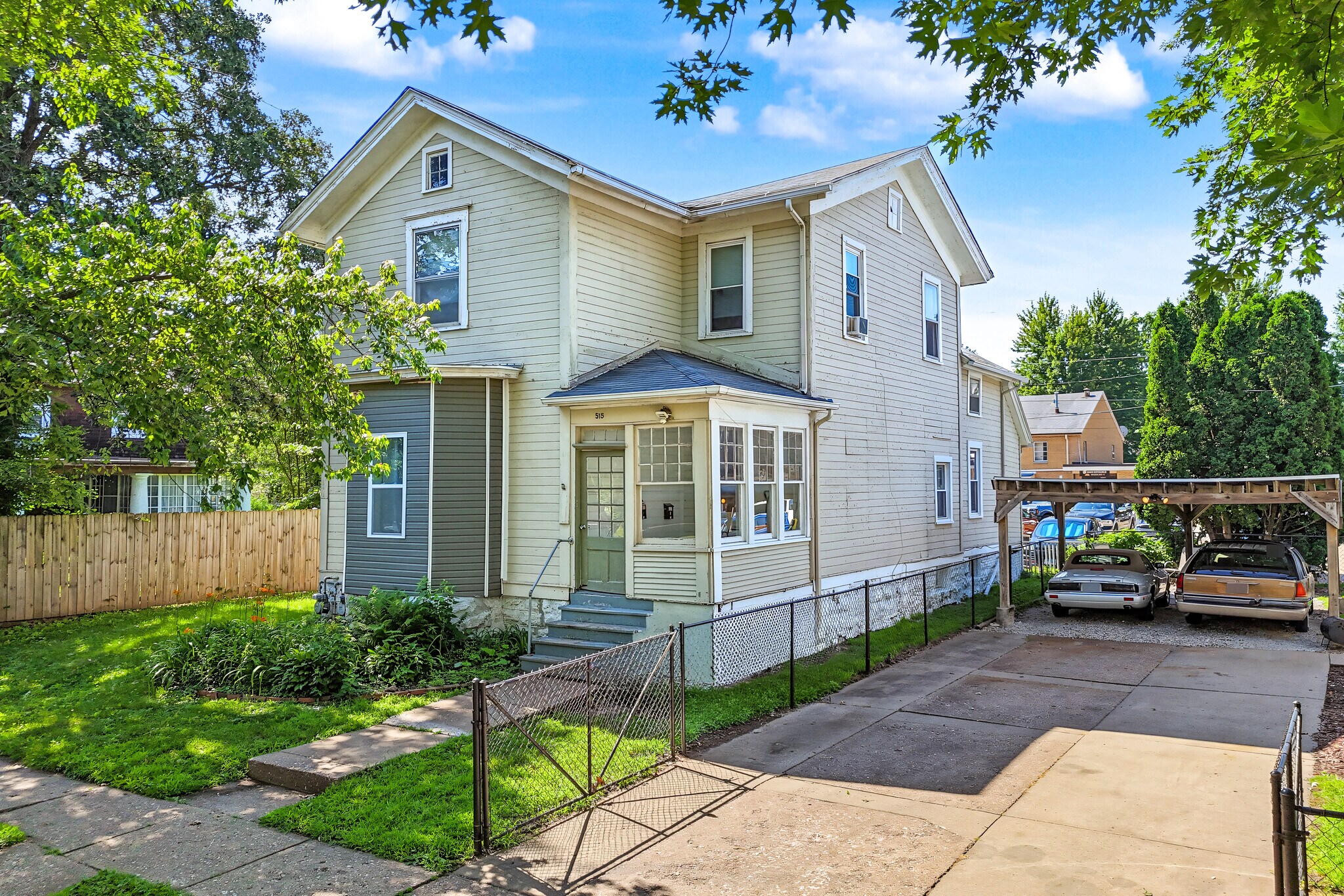 515 Kirkwood Blvd, Davenport, IA à vendre Photo principale– Image 1 sur 2