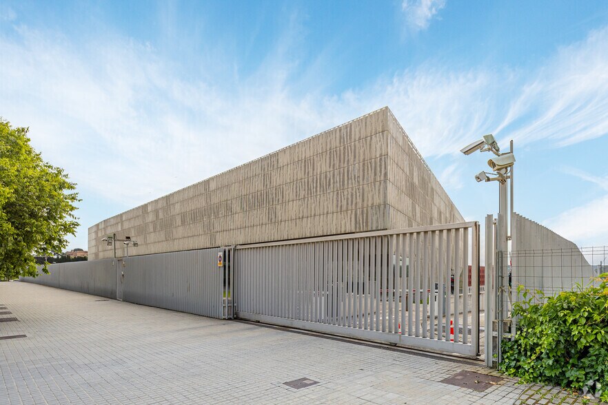 Carrer de la Creu Casas, 85, Cerdanyola del Vallès, Barcelona à louer - Photo de l’immeuble – Image 3 sur 3
