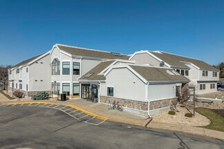 Plus de détails pour 7102 Mineral Point Rd, Madison, WI - Santé à vendre