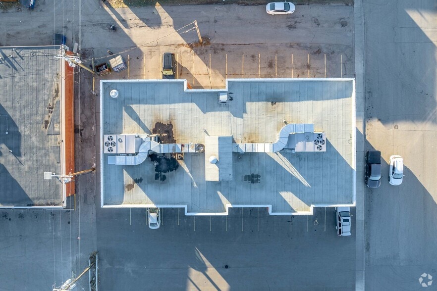 4015 17th Ave SE, Calgary, AB à louer - Aérien – Image 2 sur 8