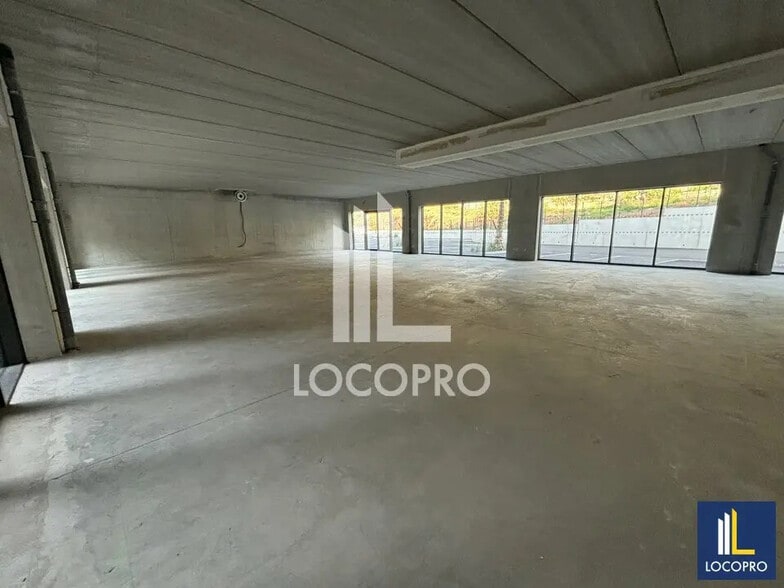 Local commercial dans Puget-sur-Argens à vendre - Photo de l’immeuble – Image 2 sur 5