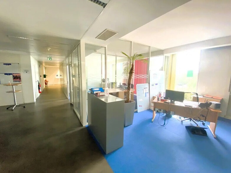 Bureau dans Lieusaint à louer - Photo intérieure – Image 3 sur 11