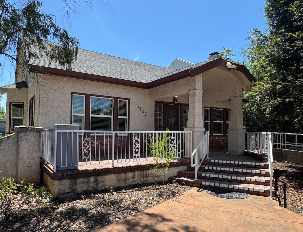 2437 Old Eureka Way, Redding, CA à louer Photo intérieure– Image 1 sur 13