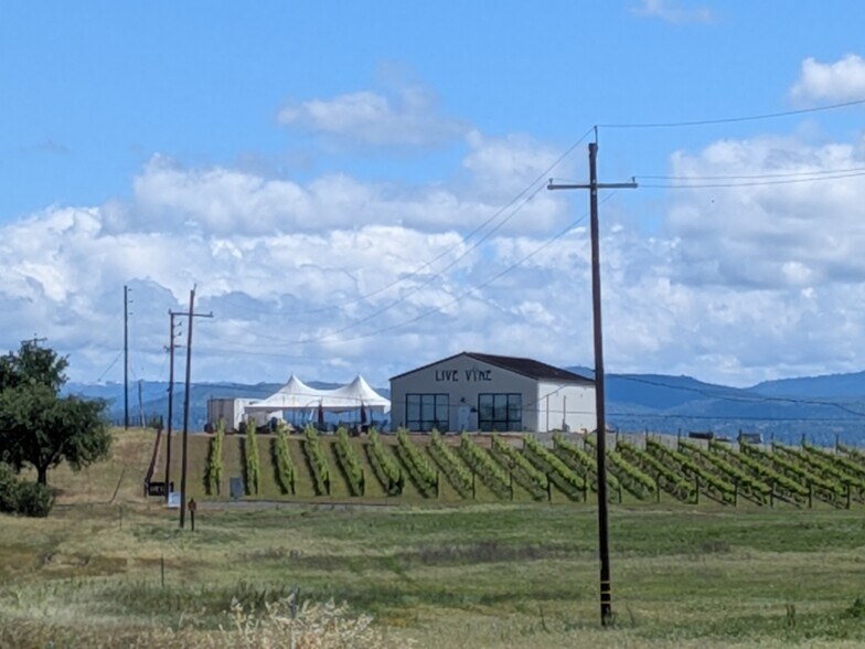743 Luds Way, Oroville, CA à vendre - Photo de l’immeuble – Image 2 sur 9