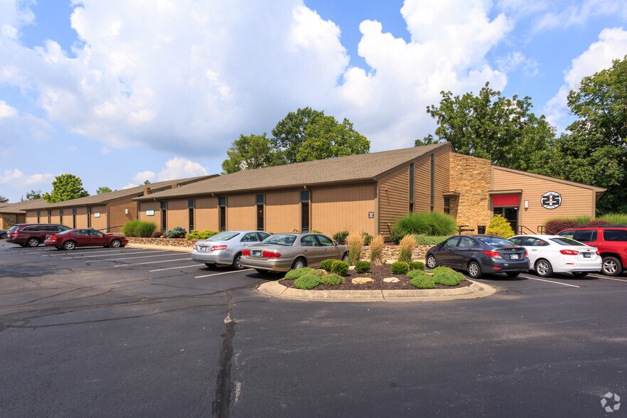 7172 N Graham Rd, Indianapolis, IN à vendre - Photo principale – Image 1 sur 5