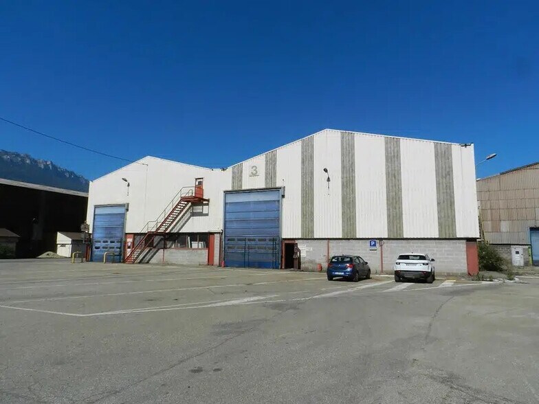 Industriel/Logistique dans Pontcharra à louer - Photo de l’immeuble – Image 2 sur 8